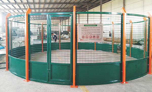 Football Cage Round play area